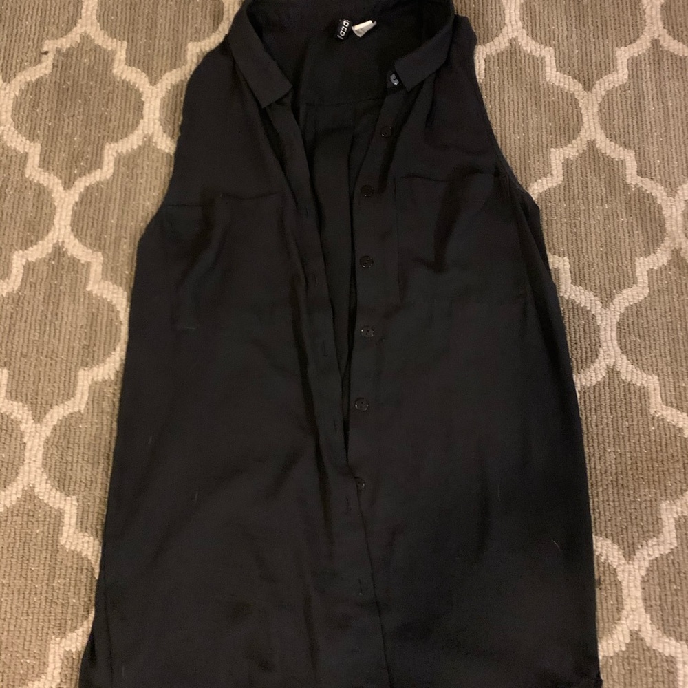 Black tanktop button up 2 pockets